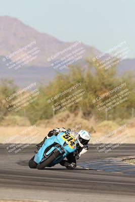media/Nov-02-2025-CVMA (Sun) [[337aff29ab]]/Race 17-Amateur Supersport Middleweight/